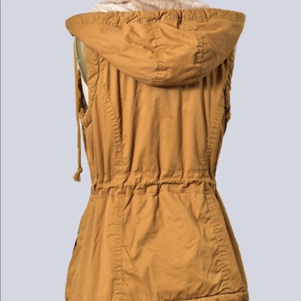 Hooded Fur-lined Utility Vest - Picture 4 of 5